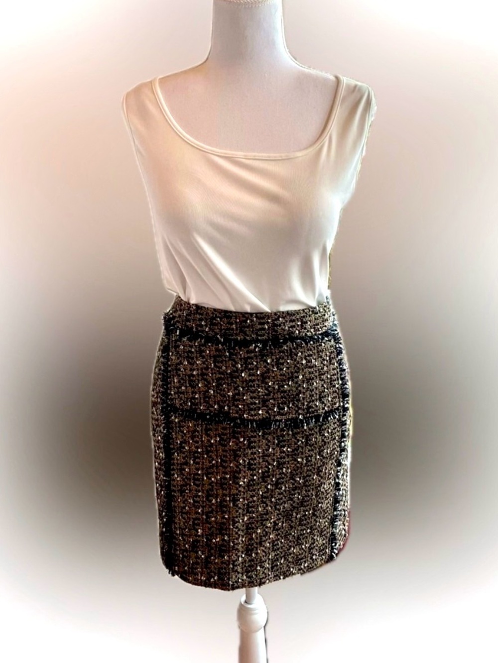 Tory Burch EUC Tweed Bouclé Mini Skirt Black Brown Metallic Size 8 Classic